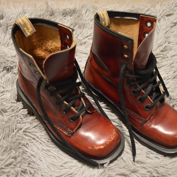 Dr. Martens Shoes - Doc Marten Boots